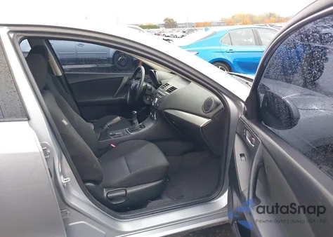 2011 Mazda Mazda3 I Touring z USA, uszkodzony, nr VIN JM1BL1VG4B1401978